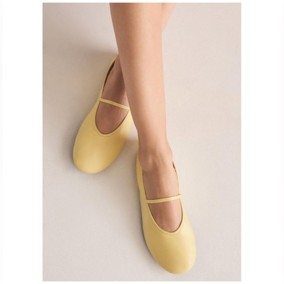 Jeffrey Campbell Yellow Flats - Picture 1 of 4